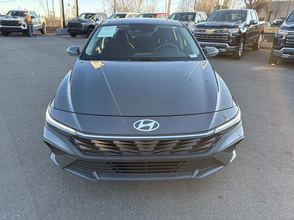 2024 Hyundai Elantra - Image 8 of 12
