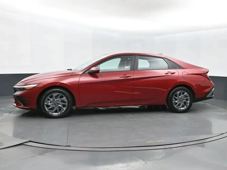 2024 Hyundai Elantra - Image 5 of 12