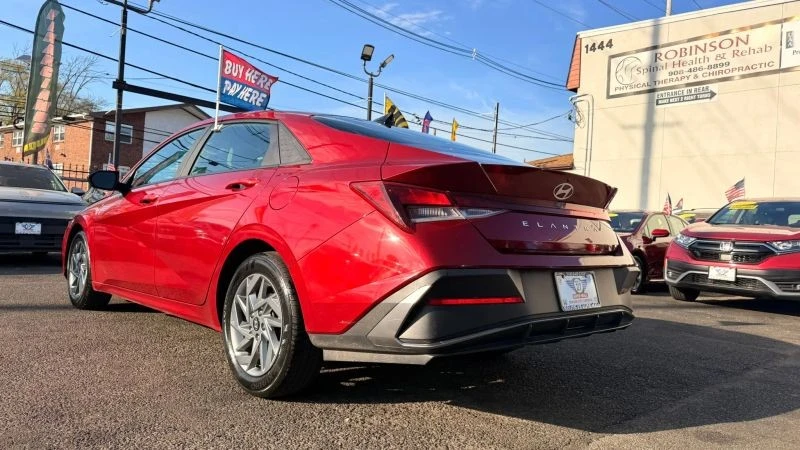 2024 Hyundai Elantra - Image 8 of 12