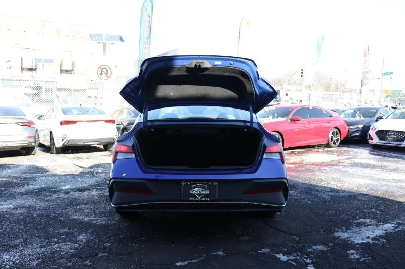 2024 Hyundai Elantra - Image 7 of 12