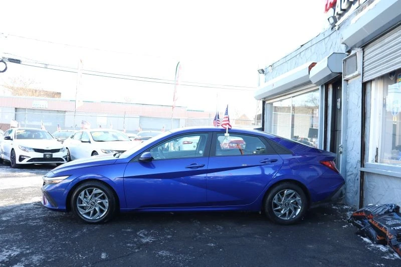 2024 Hyundai Elantra - Image 5 of 12