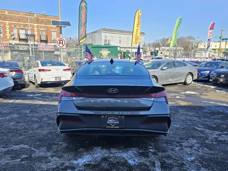 2024 Hyundai Elantra - Image 6 of 12
