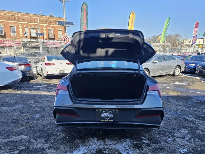2024 Hyundai Elantra - Image 7 of 12
