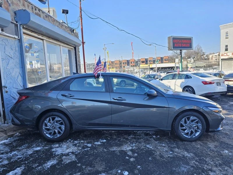 2024 Hyundai Elantra - Image 4 of 12
