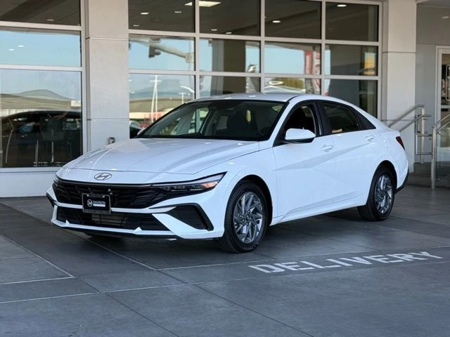 2024 Hyundai Elantra - Image 2 of 12