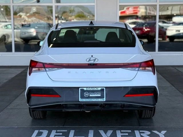 2024 Hyundai Elantra - Image 10 of 12