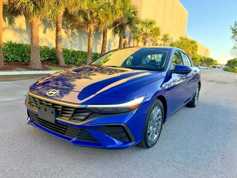 2024 Hyundai Elantra - Image 2 of 20
