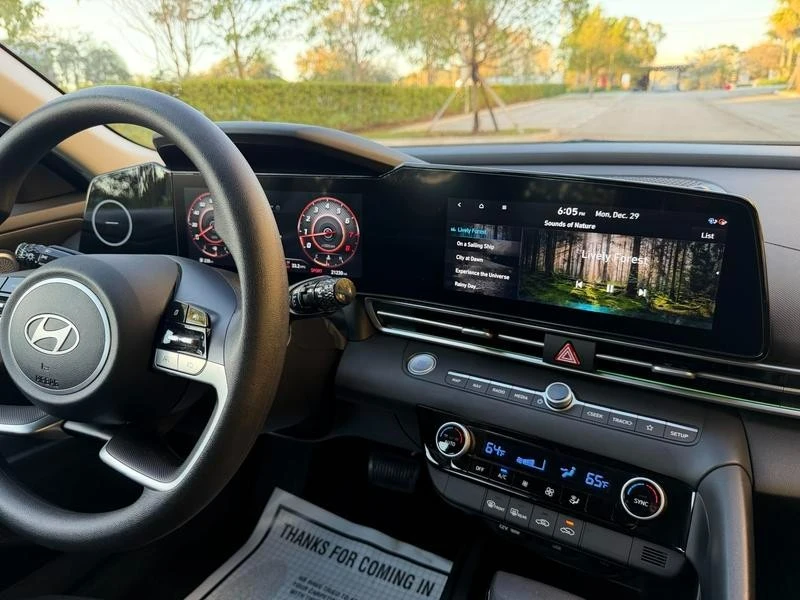 2024 Hyundai Elantra - Image 19 of 20
