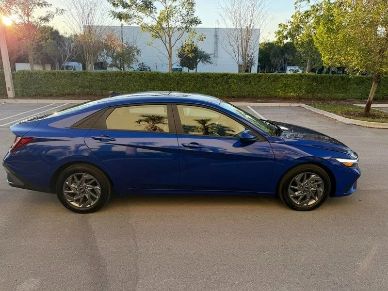 2024 Hyundai Elantra - Image 9 of 20