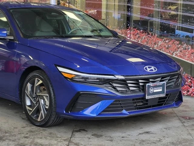 2024 Hyundai Elantra - Image 2 of 12