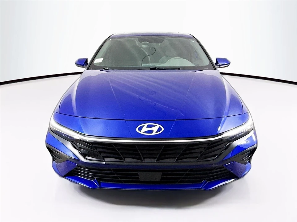 2024 Hyundai Elantra - Image 2 of 21
