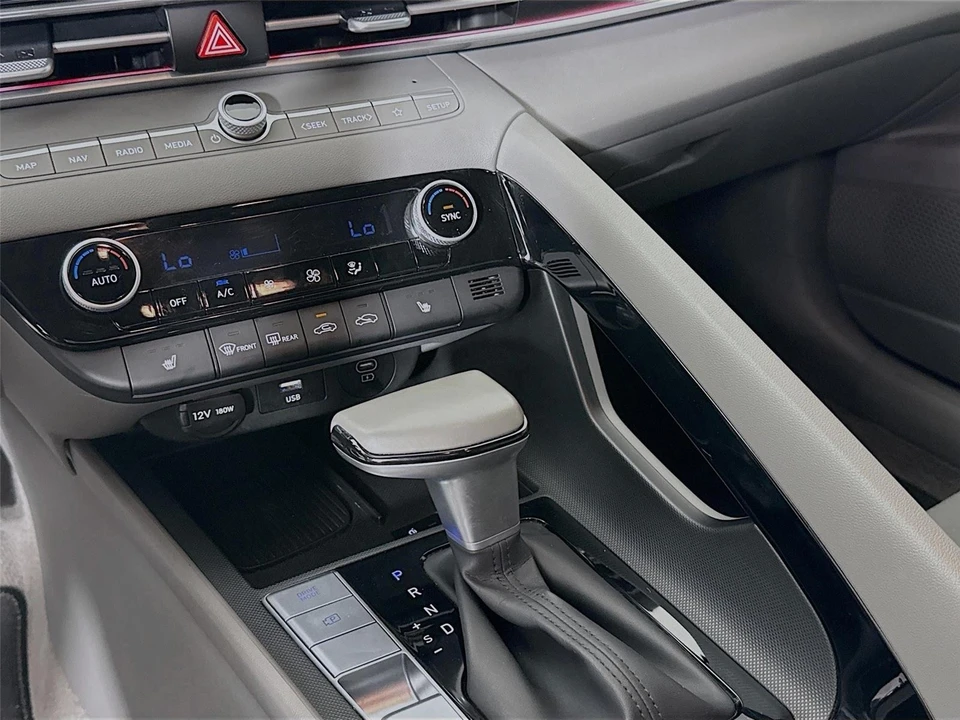 2024 Hyundai Elantra - Image 13 of 21