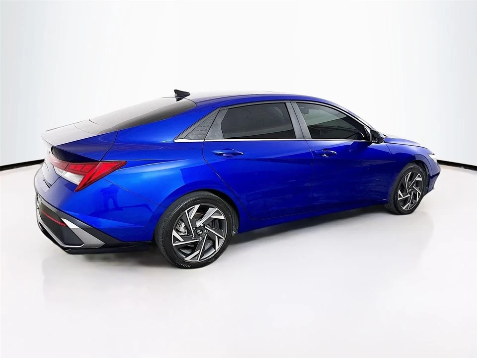 2024 Hyundai Elantra - Image 7 of 21