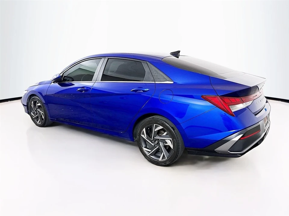 2024 Hyundai Elantra - Image 5 of 21