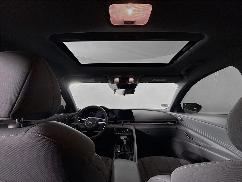 2024 Hyundai Elantra - Image 16 of 21