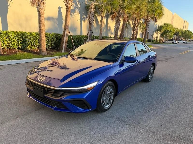 2024 Hyundai Elantra - Image 2 of 21