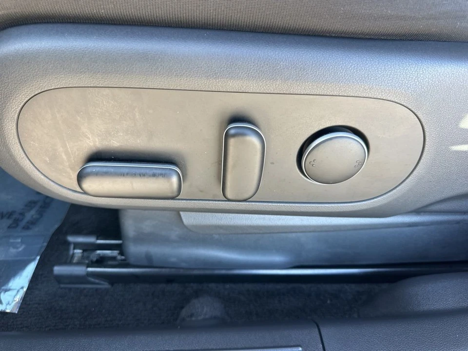 2024 Hyundai Ioniq 5 - Image 10 of 12