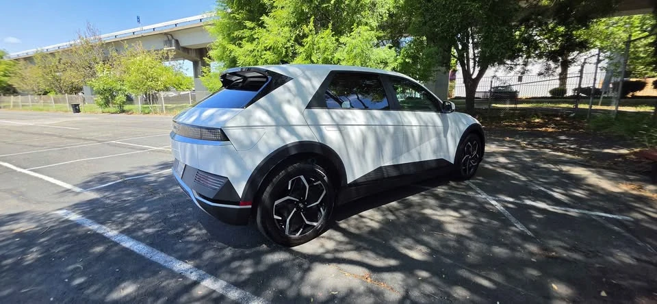 2024 Hyundai Ioniq 5 - Image 14 of 20