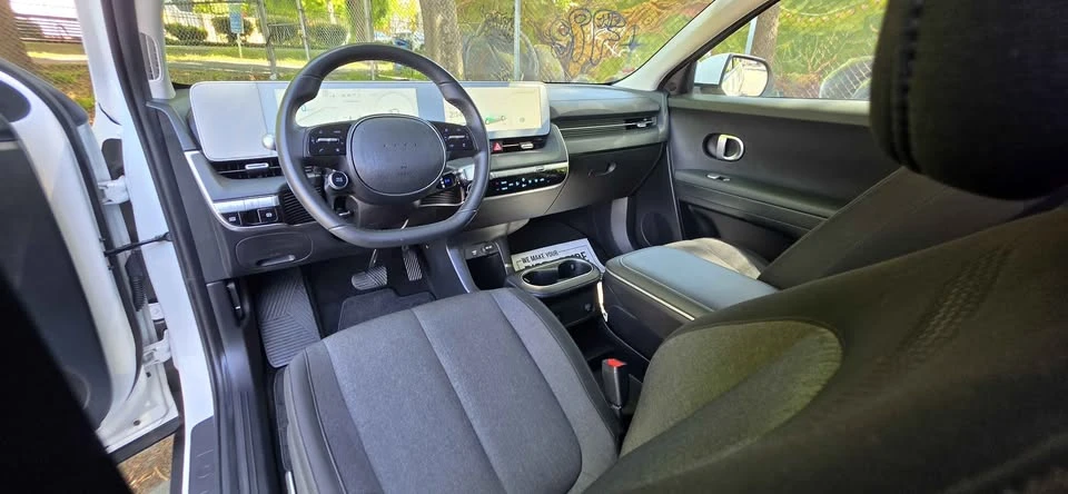 2024 Hyundai Ioniq 5 - Image 8 of 20