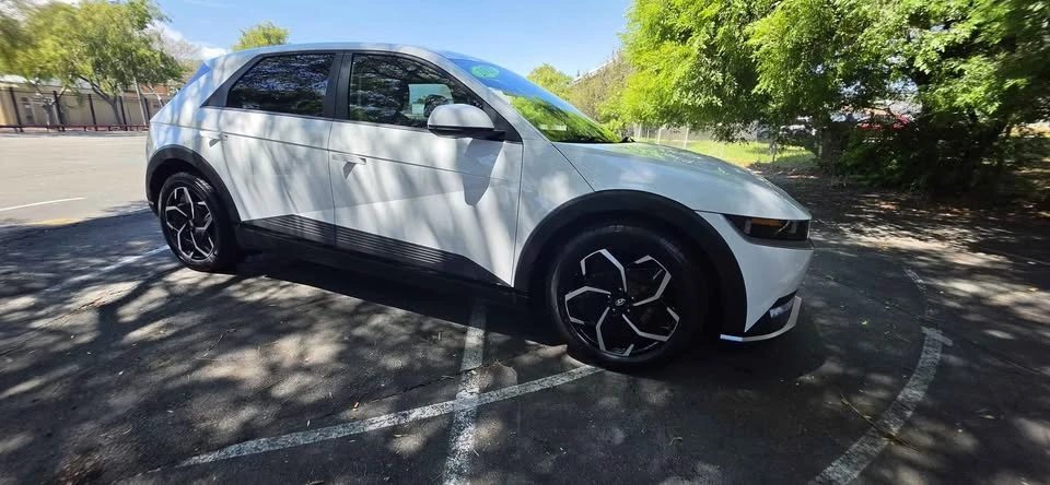 2024 Hyundai Ioniq 5 - Image 12 of 20