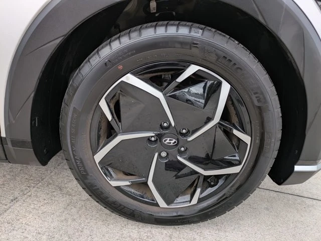 2024 Hyundai Ioniq 5 - Image 9 of 21