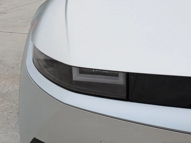 2024 Hyundai Ioniq 5 - Image 7 of 21