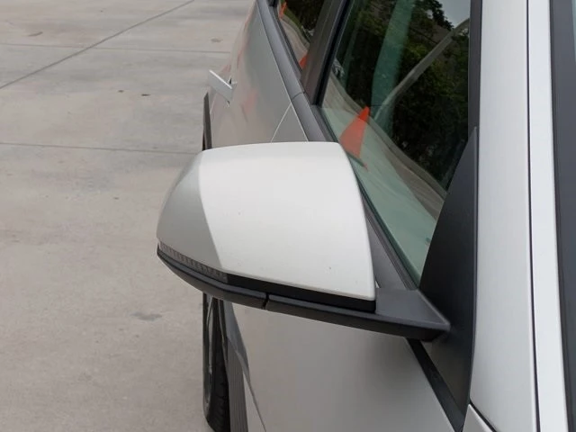 2024 Hyundai Ioniq 5 - Image 8 of 21