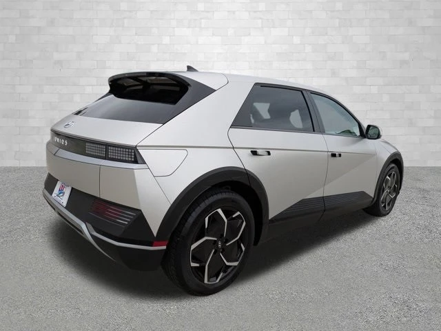 2024 Hyundai Ioniq 5 - Image 2 of 21