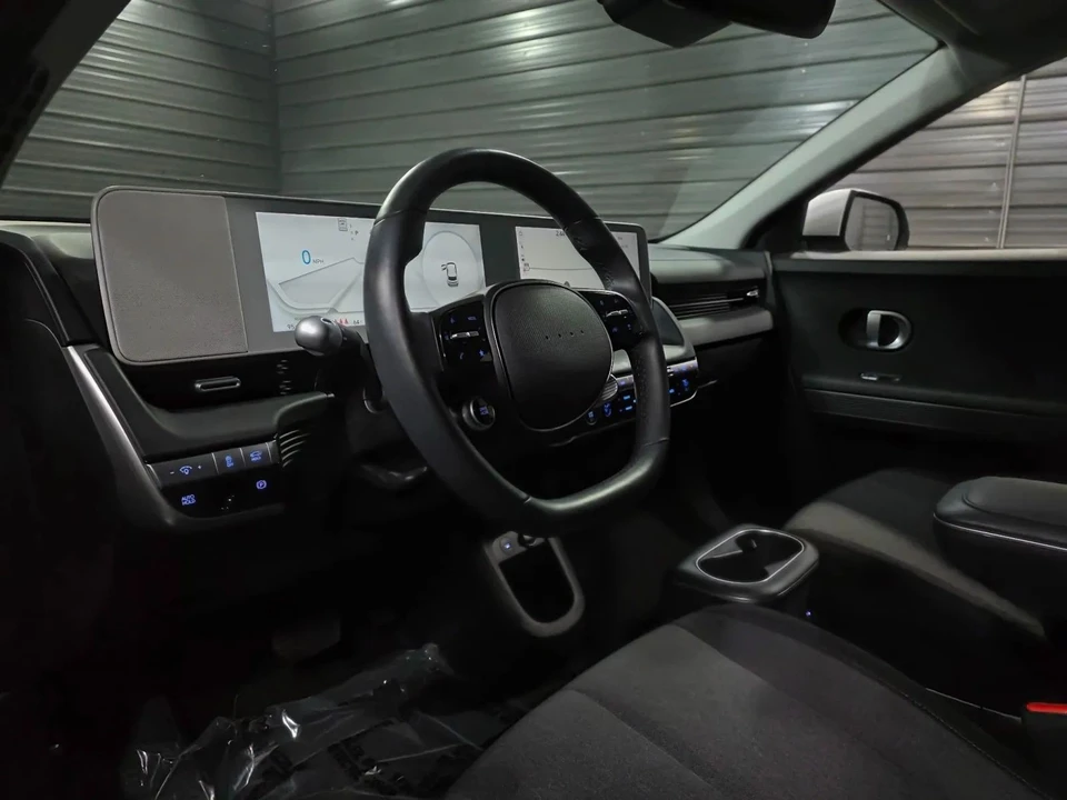 2024 Hyundai Ioniq 5 - Image 10 of 12