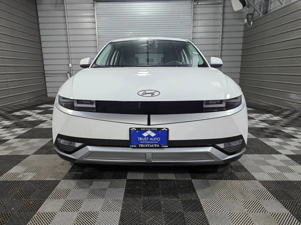 2024 Hyundai Ioniq 5 - Image 3 of 12