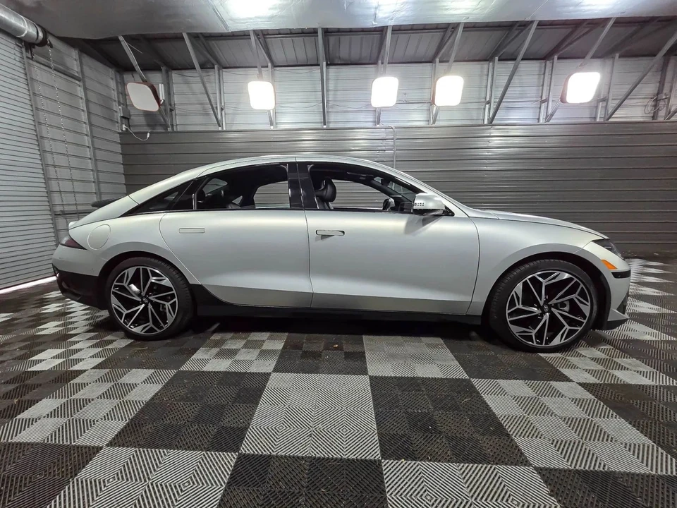 2024 Hyundai Ioniq 6 - Image 9 of 12