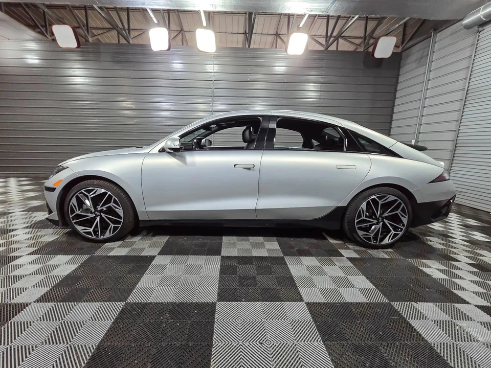 2024 Hyundai Ioniq 6 - Image 8 of 12