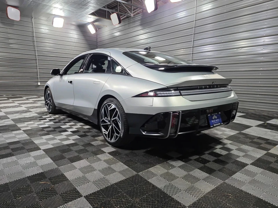2024 Hyundai Ioniq 6 - Image 7 of 12