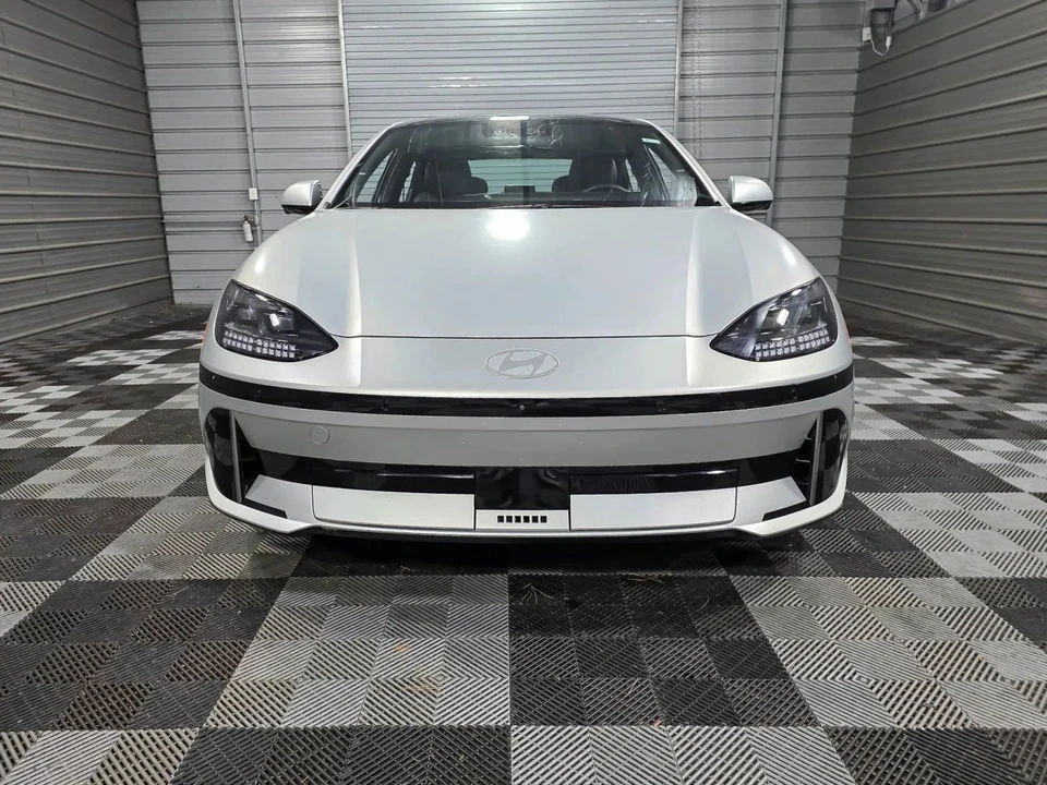 2024 Hyundai Ioniq 6 - Image 3 of 12