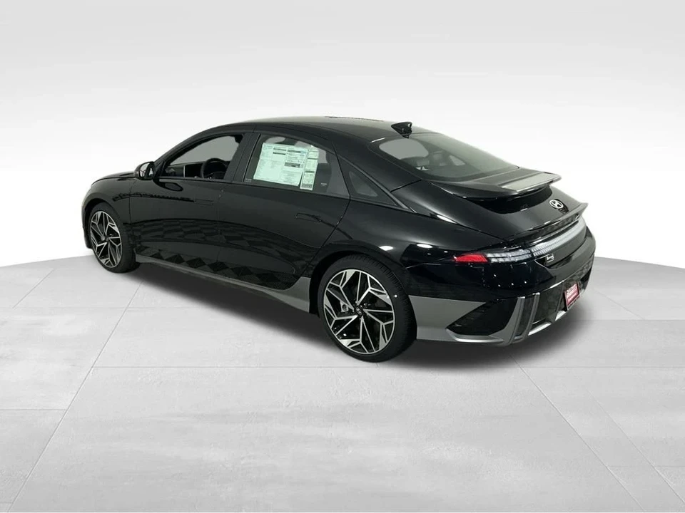 2024 Hyundai Ioniq 6 - Image 7 of 12