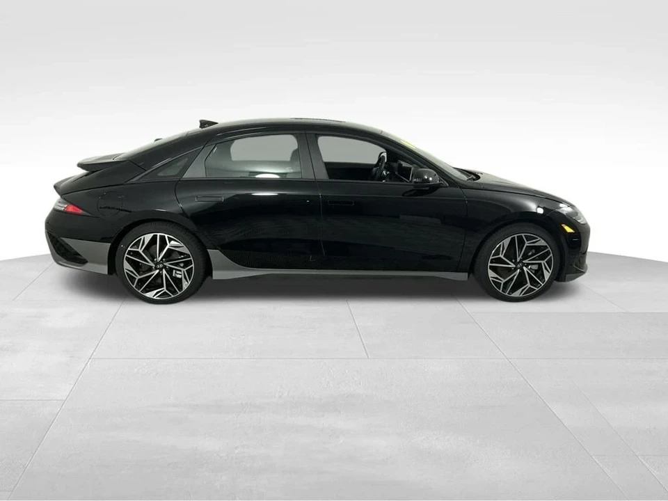2024 Hyundai Ioniq 6 - Image 3 of 12