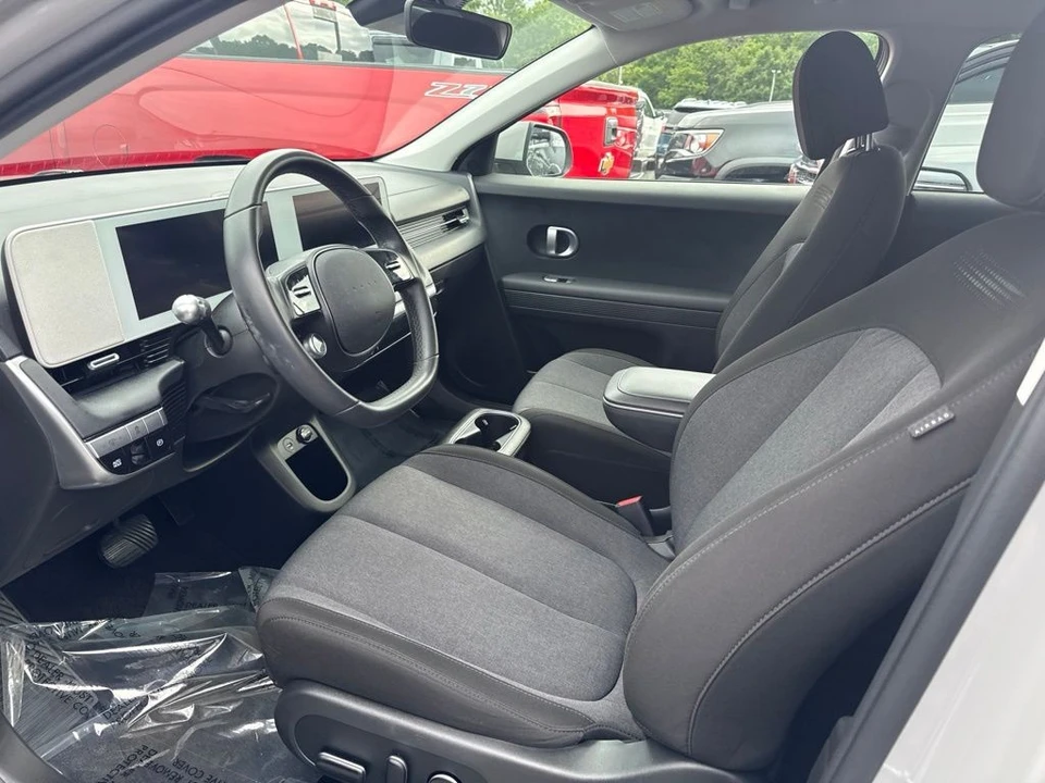 2024 Hyundai Ioniq 5 - Image 3 of 5