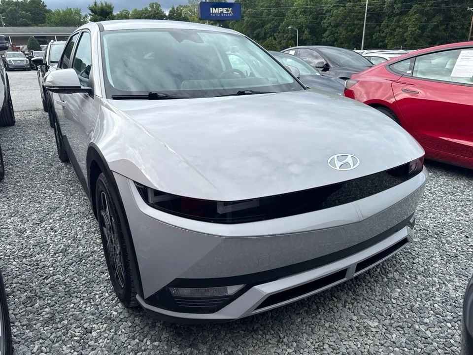 2024 Hyundai Ioniq 5 - Image 2 of 5