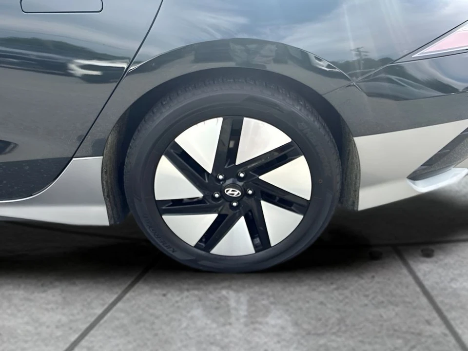 2024 Hyundai Ioniq 5 - Image 21 of 23