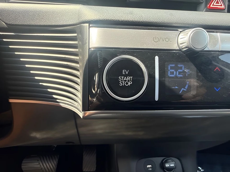 2024 Hyundai Ioniq 5 - Image 16 of 26