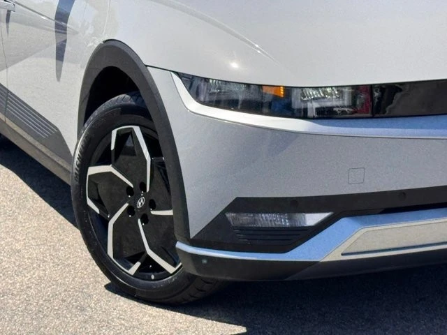 2024 Hyundai Ioniq 5 - Image 4 of 30
