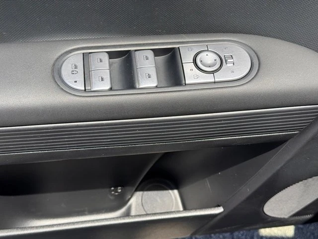 2024 Hyundai Ioniq 5 - Image 17 of 30