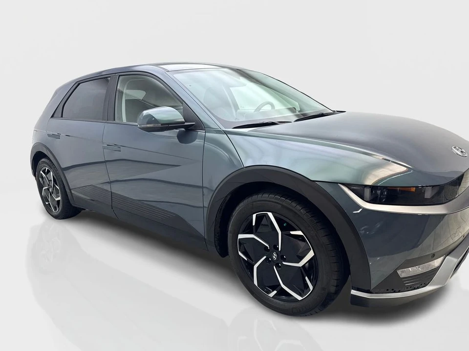 2024 Hyundai Ioniq 5 - Image 12 of 31