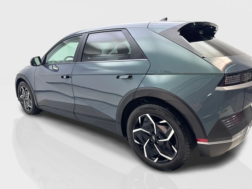 2024 Hyundai Ioniq 5 - Image 14 of 31
