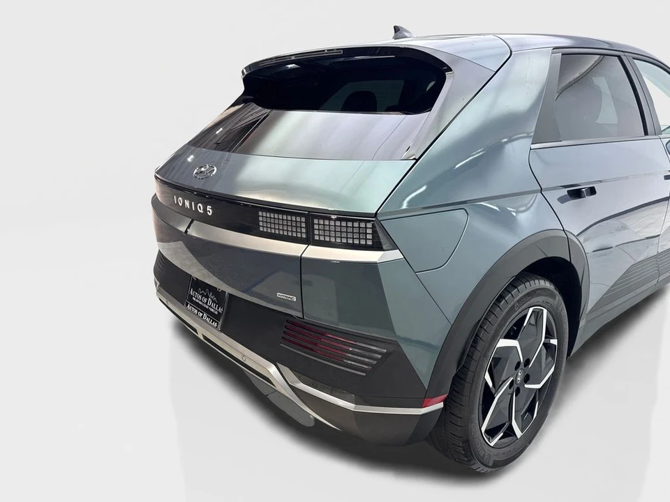 2024 Hyundai Ioniq 5 - Image 18 of 31
