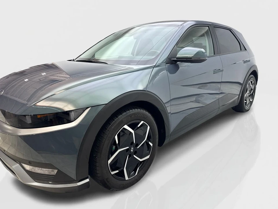 2024 Hyundai Ioniq 5 - Image 11 of 31
