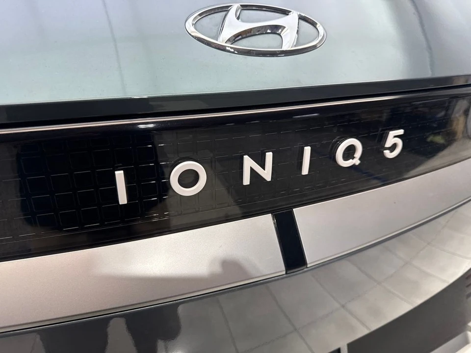2024 Hyundai Ioniq 5 - Image 23 of 31