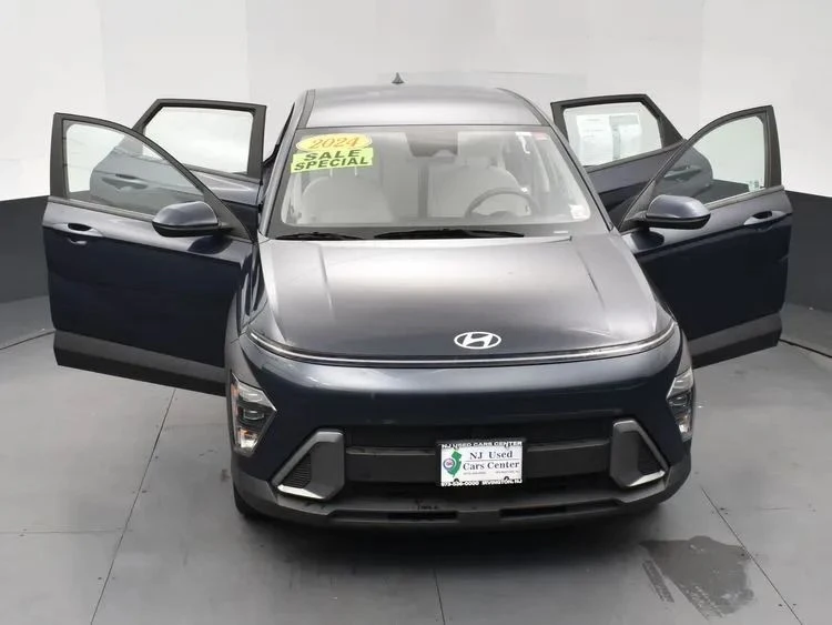 2024 Hyundai Kona - Image 10 of 12