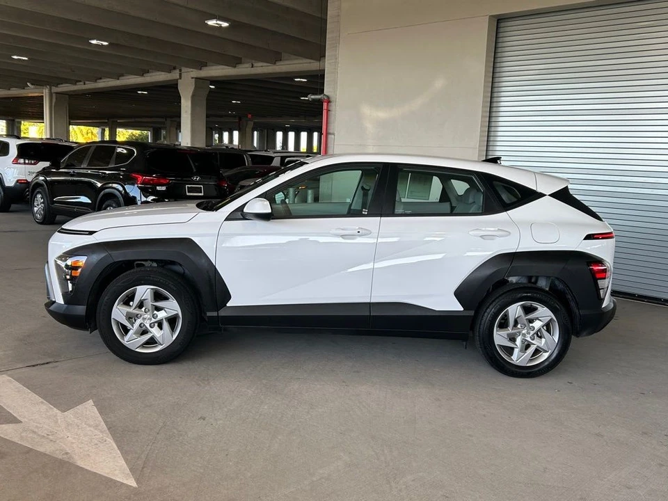 2024 Hyundai Kona - Image 8 of 12