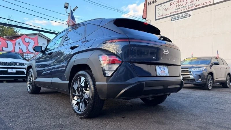 2024 Hyundai Kona - Image 8 of 12